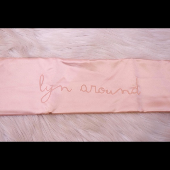 LYN AROUND TOTE BAG - Picture 7 of 7